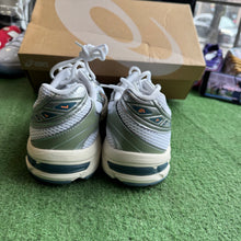 Load image into Gallery viewer, ASICS Iron Clad Gel 1130s Size 10
