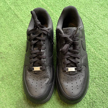 Load image into Gallery viewer, Nike Supreme Air Force 1s Size 8.5
