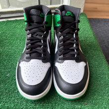 Load image into Gallery viewer, Jordan Lucky Green 1s Size 12

