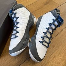 Load image into Gallery viewer, Jordan Flint 9s Size 9
