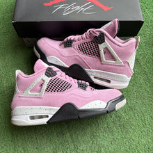 Load image into Gallery viewer, Jordan Orchid 4s Size 10.5W/9M
