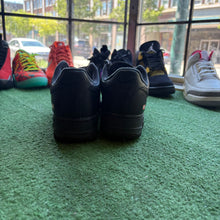 Load image into Gallery viewer, Nike Supreme Air Force 1s Size 7

