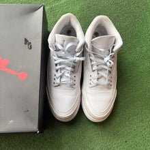 Load image into Gallery viewer, Jordan Pure Money 3s Size 11.5
