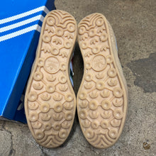 Load image into Gallery viewer, Adidas Blue Dawn Gazelle Indoors Size 8
