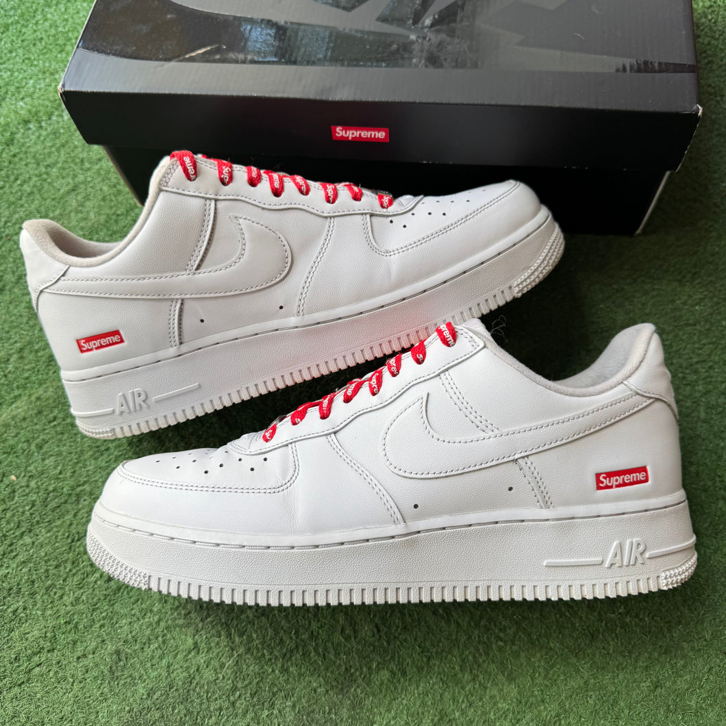 Nike Supreme Air Force 1s Size 9