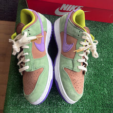 Load image into Gallery viewer, Nike Veneer Low Dunks Size 9.5
