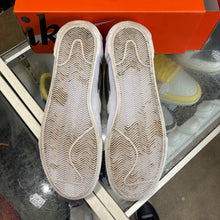 Load image into Gallery viewer, Nike Sacai Low Blazers Size 11
