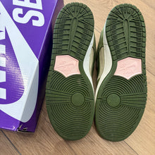 Load image into Gallery viewer, Nike SB Yuto Horigome Matcha Low Dunks Size 8.5
