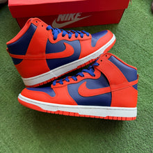 Load image into Gallery viewer, Nike Knicks High Dunks Size 11
