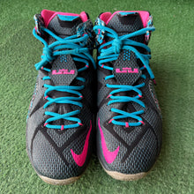 Load image into Gallery viewer, Nike LeBron 23 Chromosomes 12s Size 11
