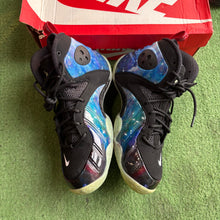 Load image into Gallery viewer, Nike Zoom Galaxy Rookies Size 10
