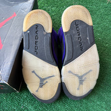 Load image into Gallery viewer, Jordan Alternate Grape 5s Size 7
