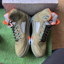 Load image into Gallery viewer, Jordan Olive 5s Size 12
