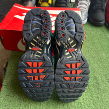 Load image into Gallery viewer, Nike Discover Your Air Air Max Plus Size 9.5
