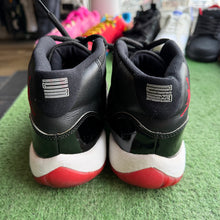 Load image into Gallery viewer, Jordan Bred 11s Size 5.5Y
