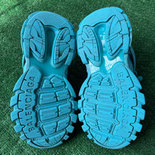 Load image into Gallery viewer, Balenciaga Tracks Size 41
