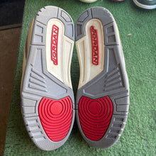Load image into Gallery viewer, Jordan Muslin 3s Size 9

