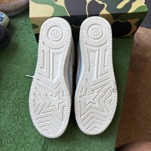 Load image into Gallery viewer, A Bathing Ape Beige Gradient Bapestas Size 13
