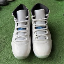 Load image into Gallery viewer, 2014 Jordan Legend Blue 11s Size 10
