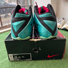 Load image into Gallery viewer, Nike LeBron South Beach 11s Size 13
