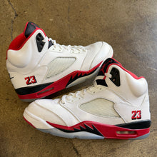 Load image into Gallery viewer, Jordan Fire Red 5s Size 10
