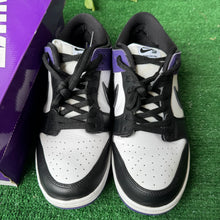 Load image into Gallery viewer, Nike SB Court Purple Low Dunks Size 13
