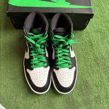 Load image into Gallery viewer, Jordan Lucky Green 1s Size 10.5
