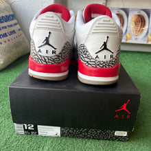 Load image into Gallery viewer, Jordan Hall of Fame 3s Size 11
