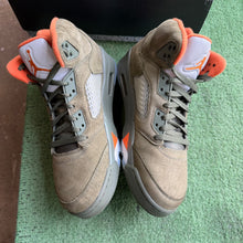 Load image into Gallery viewer, Jordan Olive 5s Size 9.5
