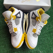 Load image into Gallery viewer, Jordan Vivid Sulfur 4s Size 10W/8.5M

