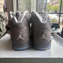 Load image into Gallery viewer, Jordan Wolf Grey 5s Size 9
