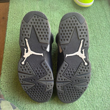 Load image into Gallery viewer, Jordan Cap And Gown 6s Size 8
