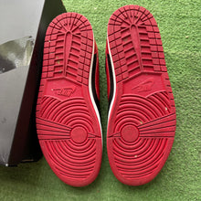 Load image into Gallery viewer, Jordan Banned Low 1s Size 11.5
