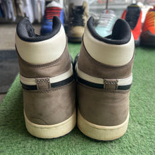 Load image into Gallery viewer, Jordan Mocha 1s Size 12

