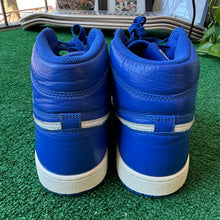 Load image into Gallery viewer, Jordan Hyper Royal 1s Size 9.5
