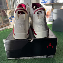 Load image into Gallery viewer, Jordan Maroon 6s Size 14
