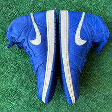 Load image into Gallery viewer, Jordan Hyper Royal 1s Size 9.5
