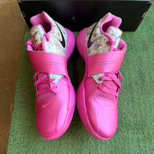 Load image into Gallery viewer, Nike Aunt Pearl KD 4s Size 9.5
