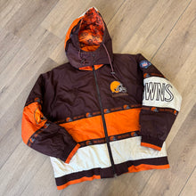 Load image into Gallery viewer, Vintage Cleveland Browns Pro Player Jacket Size L

