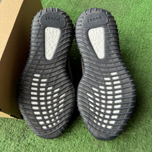 Load image into Gallery viewer, Yeezy Carbon Beluga 350 V2s Size 9
