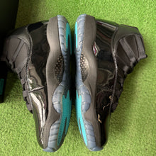 Load image into Gallery viewer, Jordan Gamma 11s Size 8

