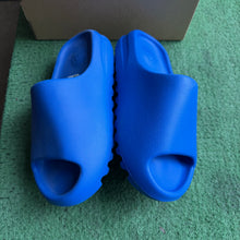 Load image into Gallery viewer, Adidas Yeezy Azure Slides Size 6
