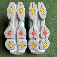 Load image into Gallery viewer, New Balance 9060s Size 7

