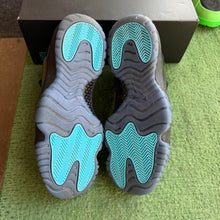 Load image into Gallery viewer, Jordan Gamma 11s Size 9
