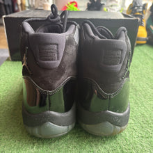 Load image into Gallery viewer, Jordan Cap and Gown 11s Size 10
