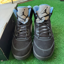 Load image into Gallery viewer, Jordan University Blue 5s Size 11.5
