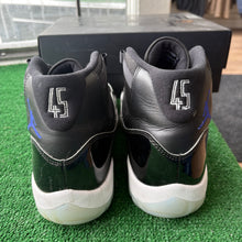 Load image into Gallery viewer, Jordan Space Jam 11s Size 12
