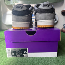 Load image into Gallery viewer, GG Flash Treks Size 39UK
