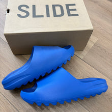 Load image into Gallery viewer, Adidas Yeezy Azure Slides Size 16
