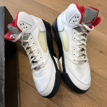 Load image into Gallery viewer, Jordan Fire Red 5s Size 12
